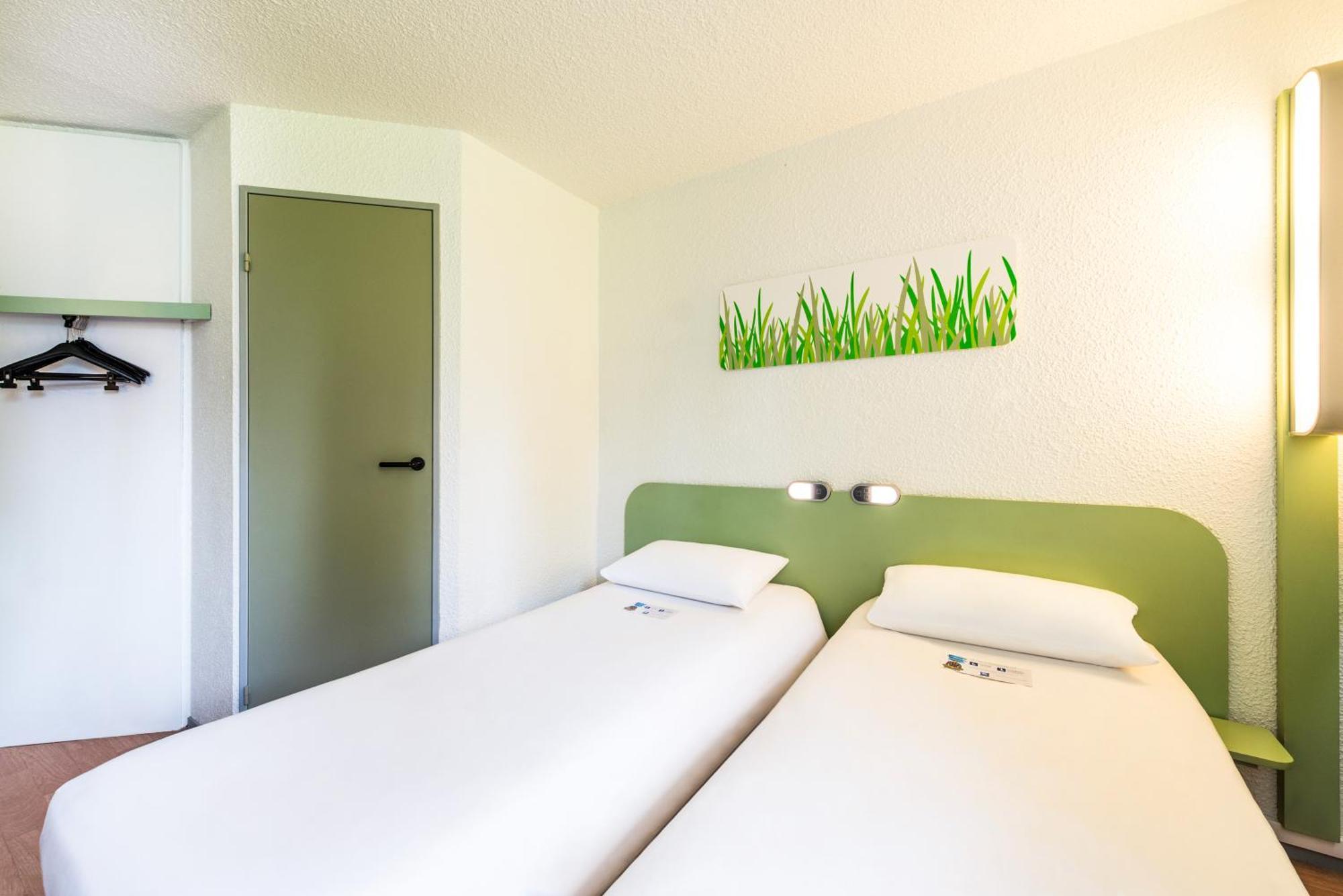 Ibis Budget Chatellerault Nord Esterno foto