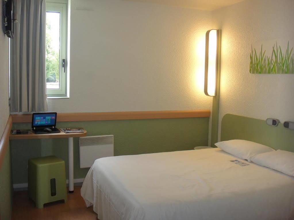 Ibis Budget Chatellerault Nord Esterno foto