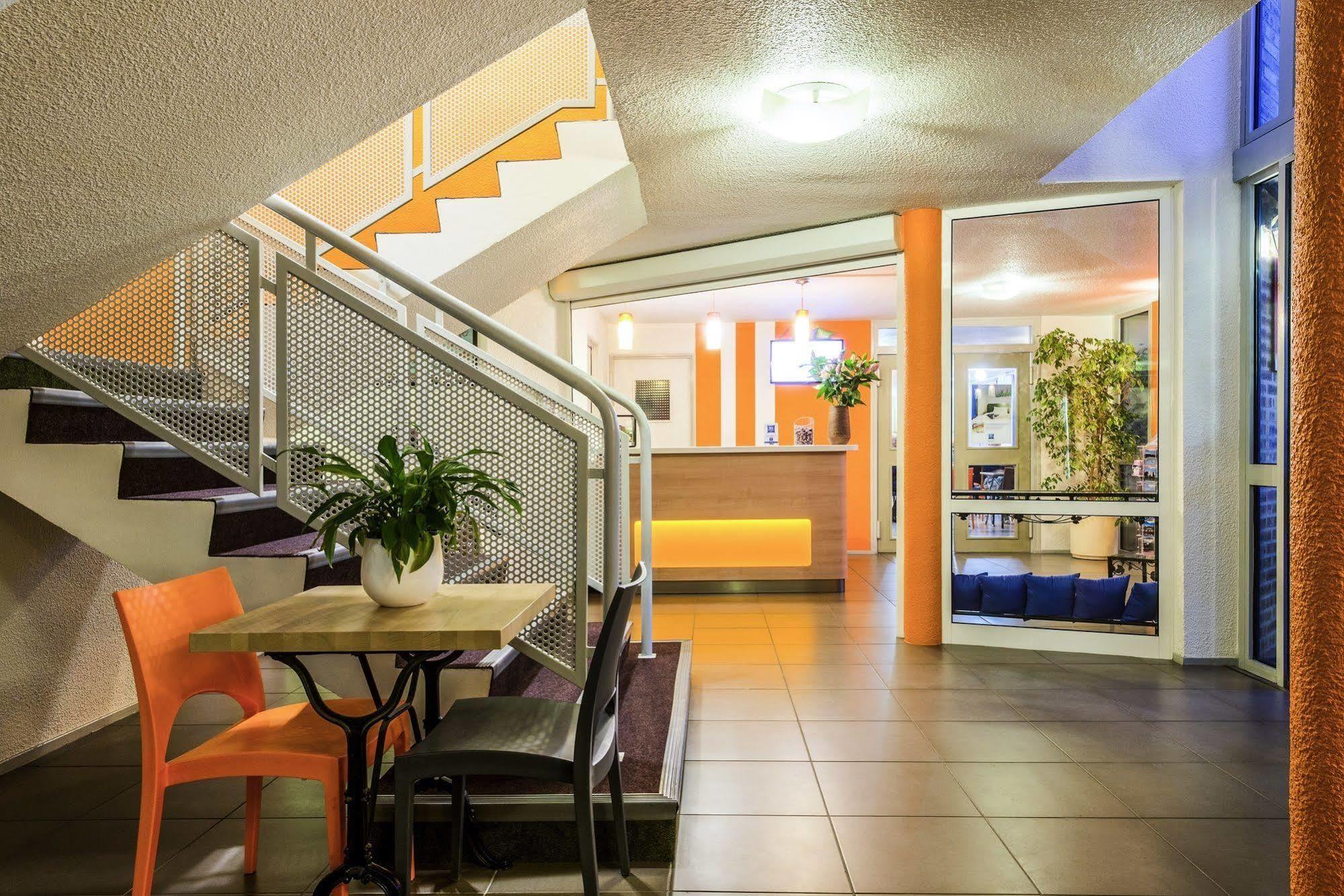 Ibis Budget Chatellerault Nord Esterno foto